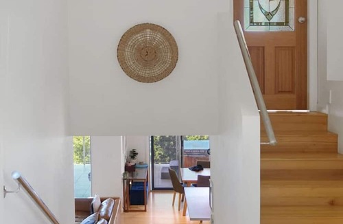 Vincentia House | Blenheim Beauty - 3 Bdrm Home with Spa