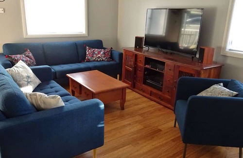 Culburra Beach House | 4BR Holiday Home with wheelchair access, Covered Deck, Pet-Friendly Yard