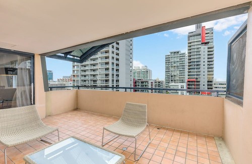 East Perth Apartment | Mantra on Hay Perth