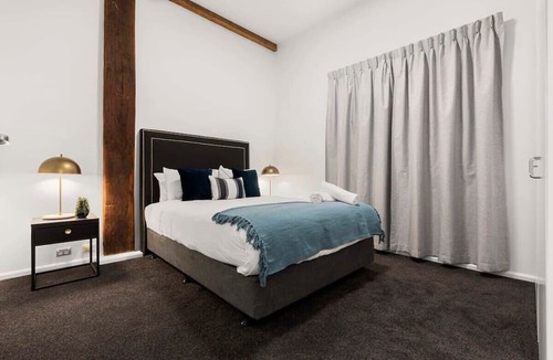 Darling Harbour Apartment | Heart of Darling Harbour