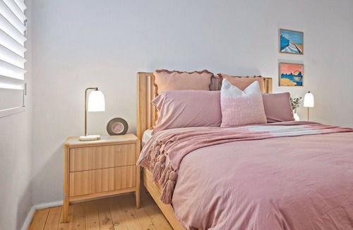 Freshwater Apartment | Coastal Corner Contemporary Chic by the Beach