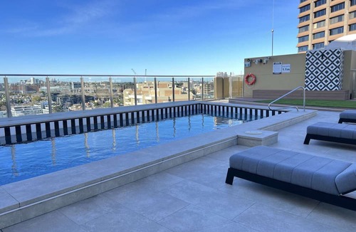 Darlinghurst Apartment | Large City Studio with Big Balcony
