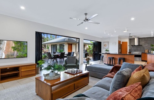 Trinity Beach Apartment | The Pavilion at Trinity Beach