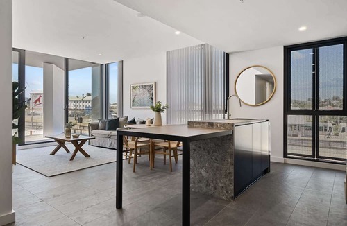 North Fremantle Apartment | Spacious 2-Bed Apartment with Rooftop Views
