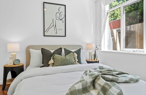 Balaclava Apartment | Balaclava City Hub by Ready Set Stay