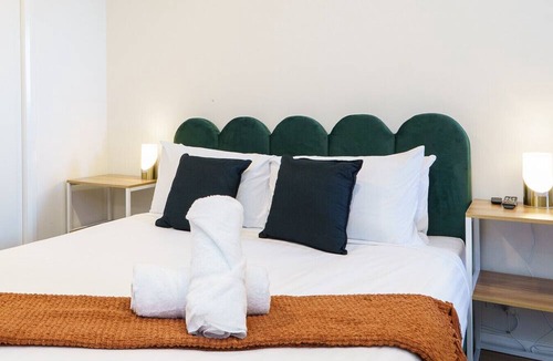 Kingston Apartment | Sophisticated Kingston Retreat Near the Foreshore