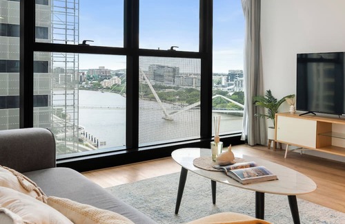 Brisbane Central Business District Apartment | Centre of Brisbane at RiverFront