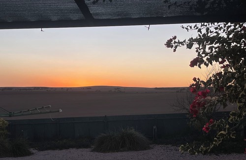 Tiddy Widdy Beach House | Classic family getaway beach house at Tiddy Widdy Beach relaxing & pet friendly!