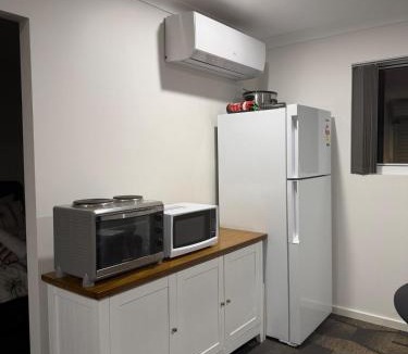 Nickol Apartment | JT Homes Cosy Private 1-Bedroom Stay