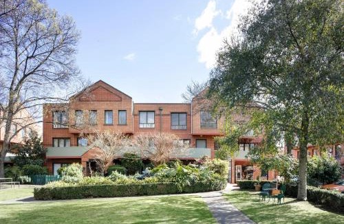 Fitzroy Apartment | Luxury spacious 2 Bedroom Fitzroy Apartment