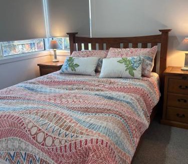 Bundoora House | Premium location at Bundoora square and transport