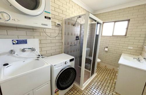 South West Rocks Apartment | Paragon Apartment 3 - Bring your own linen.