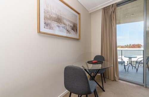 City East Apartment | City Pool Stay by Glebe Park and Canberra Centre - Hosted by Canstay