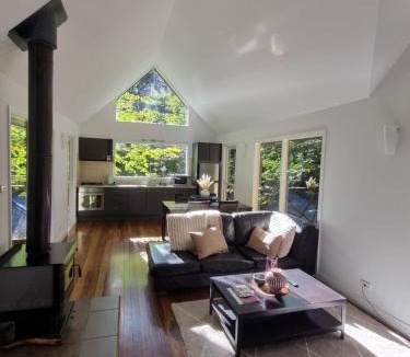 Olinda Resort | Lochiel Cottages - Dandenong Ranges Escape