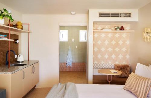 Mollymook Hotel | Dolphins Motel
