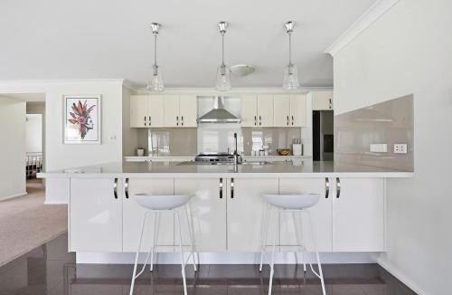 Calare House | The Fairway - Refined Living & Private Guest Suite