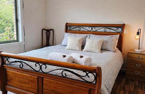 Benalla House | Boger Garden Hideaway - Peaceful Benalla Retreat