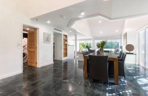 Port Douglas Villa | Tropical Resort-style Living on Mirage Golf Course