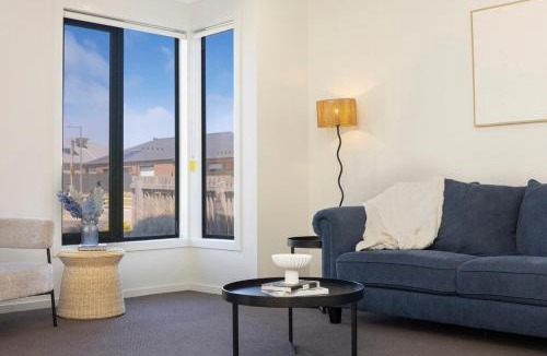 Warrnambool House | Ocean View Retreat EV Charger Family Friendly
