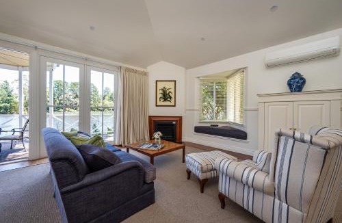 Moorooduc Ski Chalet | Chalet Deux at Woodman Estate