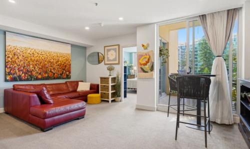 Glenelg Apartment | Belle Escapes - Park View Hideaway