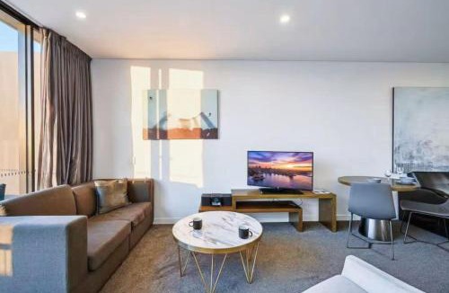 Chatswood CBD Apartment | Stylish 1BD Apt Near Chatswood Train Station