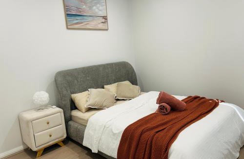 Morley House | 10 Mins To Airport Brand New Luxury Home