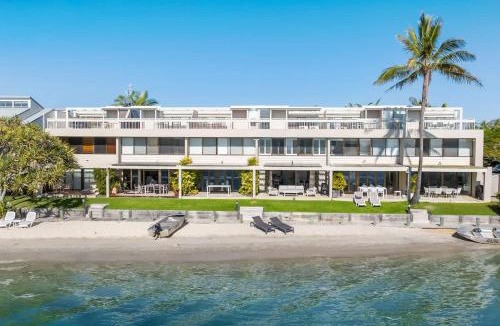 Noosaville Apartment | Bellavista 3 Riverfront with Beach