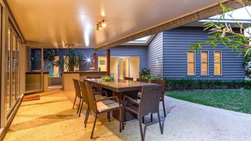 Quindalup House | Mimosa - Stylish Beachside Retreat in Dunsborough
