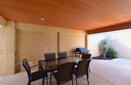 Rockingham House | Harrison's Retreat - Rockingham
