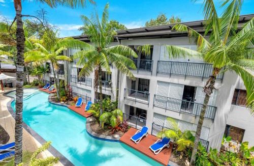 Trinity Beach Hotel | Laguna Edge - Swim-Out Studio, near Sea & Dining