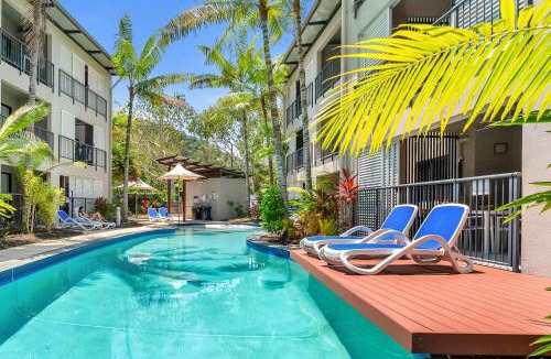 Trinity Beach Hotel | Laguna Edge - Swim-Out Studio, near Sea & Dining