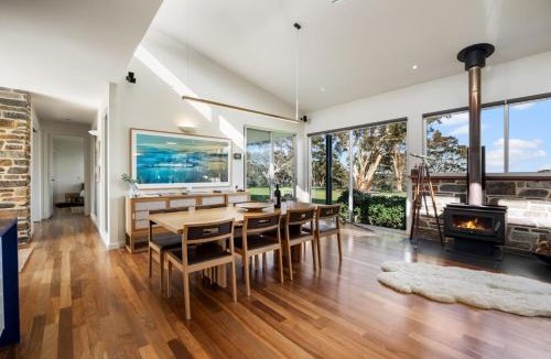 Hindmarsh Valley House | The Sanctuary - Ocean View Farm with Outdoor Spa