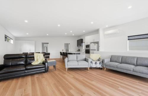Rosetta House | Stylish Rosetta Waterview Stay