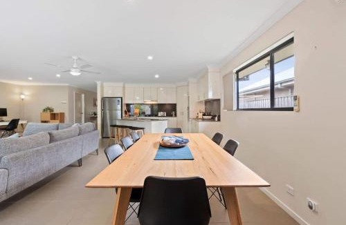 Tomakin House | Tides at Tomakin Managed by Batemans Bay Accom