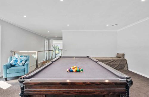 Yarrawonga House | Lake Resort on Black Bull