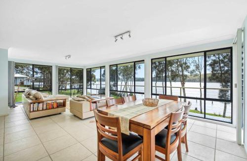 Kings Point House | The Lake House - lakeside retreat w. pool & views