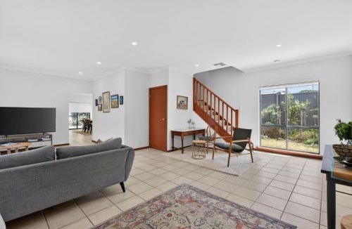 Hayborough House | 10 Rupara Family Beach House with Sea Views Linen Included