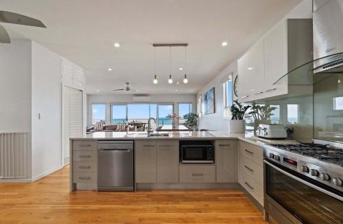 Encounter Bay House | 21 White Close Encounter Bay - Linen Included