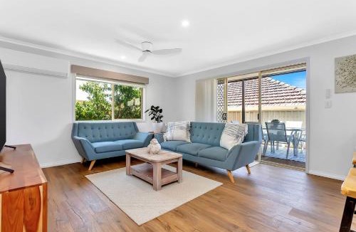 Seacliff House | Seacliff Haus - Walk to Beach, Jetty & Local Dining