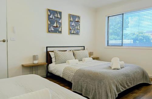 Surfside House | 100m to Beach&Shop Spacious Pristine One Story Family Home