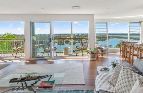 East Ballina Apartment | Lazy Days Penthouse - Opposite Shaws Bay - 180 Waterfront Views