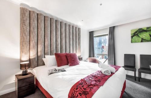 Chinatown Apartment | Modern Nomads Centrally Located Studio with Queen Bed Near CBD