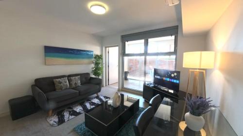 Bulgarra Apartment | The Padbury Suites 1-Premium City Apartment