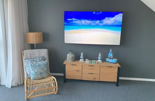 Batehaven Apartment | Corrigans Beach View Apartment 211