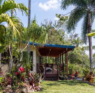 Mowbray Villa | Mount Panorama sea and valley views whole house and garden private