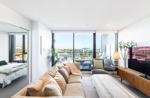 Moonee Ponds Apartment | Wellness and Style - 2BR Apartment with Pool, Hot Tub and Gym
