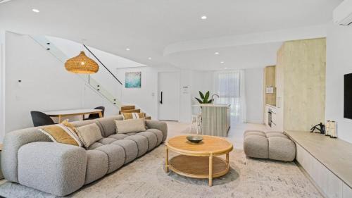 Hawks Nest House | Pacific Chill 2 Mins Walk to Beach
