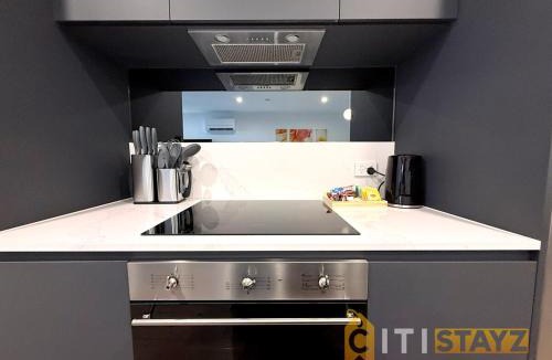 Reid Apartment | Reid Retreat 2Bd 1Bth 1Csp Apt CBD Location