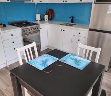Pakenham Apartment | Kookaburra Retreat - Apartment with Breakfast